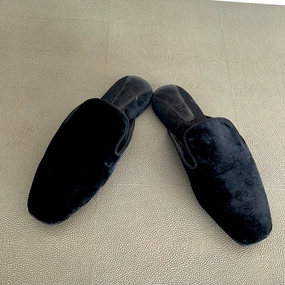 M. Gemi Shoes - M. Gemi Calma Black Velvet Slippers-Slides